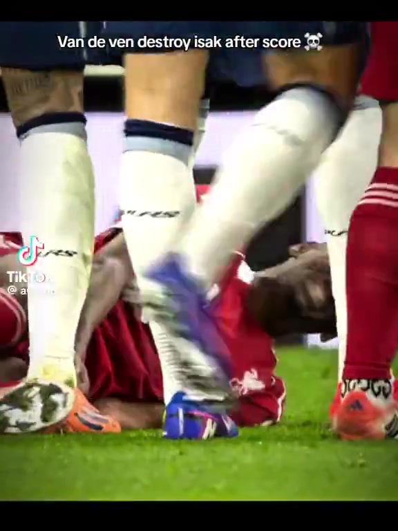 ئىساك مەيدانغا چىقىپلا ئېغىر يارلاندى